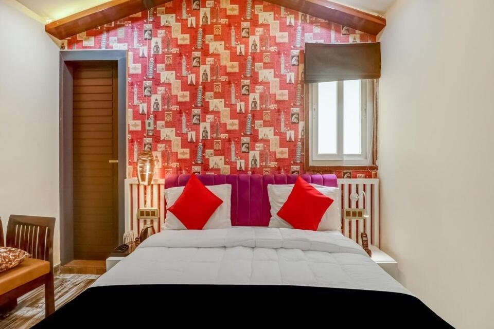 Hotel Mansa Канпур Екстериор снимка