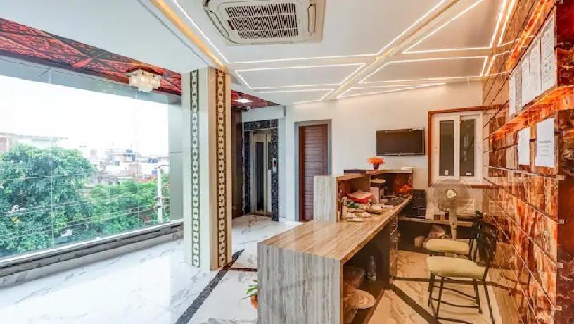 Hotel Mansa Канпур Екстериор снимка