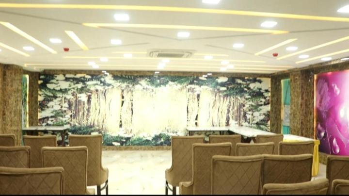 Hotel Mansa Канпур Екстериор снимка